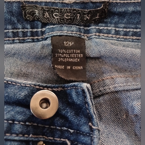 A Baccini Blue Ankle Cropped Jeans with Stretch - Picture 4 of 6